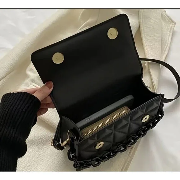 Black sleek shoulder purse cross body bag acrylic chain - alt goth punk fashion - Picture 4 of 5